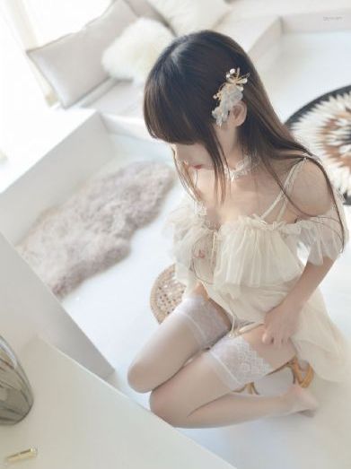 铃原エミリ
