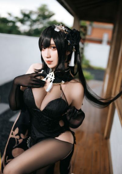 剪刀手美少女